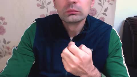 Snapshot of gianni_lion chatting on February 17, 4:13 pm Gianni online show from February 17, 4:13 pm