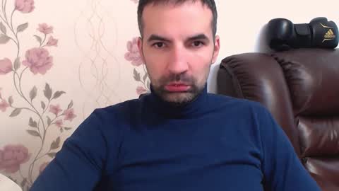 Snapshot of gianni_lion chatting on April 23, 10:47 am Gianni online show from April 23, 10:47 am