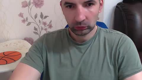 Snapshot of gianni_lion chatting on May 14, 10:44 am Gianni online show from May 14, 10:44 am