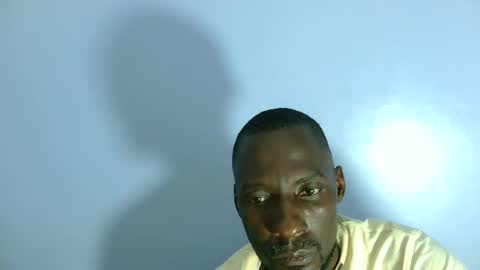 Snapshot of giant_couple chatting on July 2, 10:54 am giant_couple online show from July 2, 10:54 am