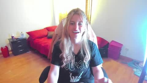 GiaRoussel online show from April 6, 2:40 pm