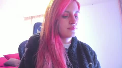 GiaRoussel online show from April 18, 3:38 pm