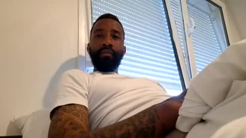 Snapshot of gide8n chatting on August 6, 4:53 pm Gideon online show from August 6, 4:53 pm