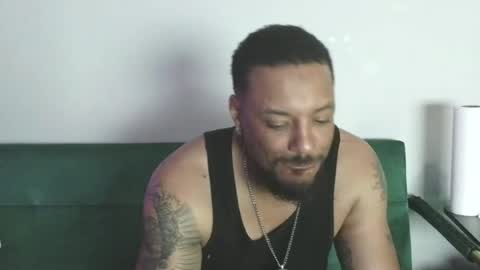 Snapshot of gifted_bucknasty chatting on June 21, 10:45 pm Gifted online show from June 21, 10:45 pm