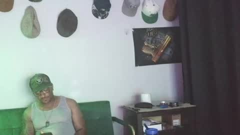 Snapshot of gifted_bucknasty chatting on August 3, 12:20 am Gifted online show from August 3, 12:20 am