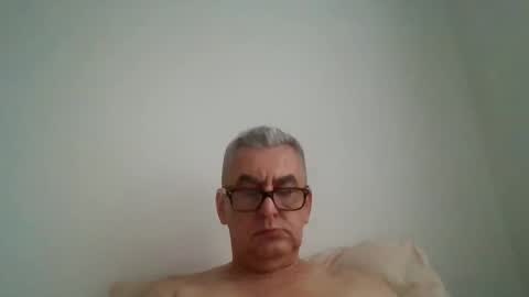 gigi1970 online show from December 25, 1:09 pm