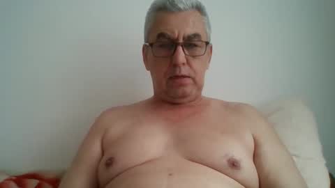 gigi1970 online show from April 12, 9:03 am