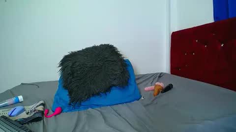 Snapshot of gigi_scott_ chatting on February 26, 12:42 am GIGI STCOTT online show from February 26, 12:42 am