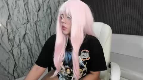 Gigi online show from December 23, 3:04 am