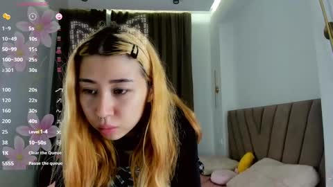 Snapshot of gigimeii chatting on April 2, 1:20 pm Jany online show from April 2, 1:20 pm