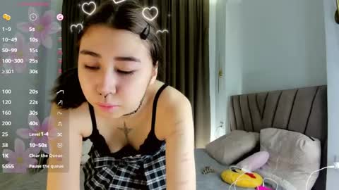 Snapshot of gigimeii chatting on April 17, 12:52 pm Jany online show from April 17, 12:52 pm