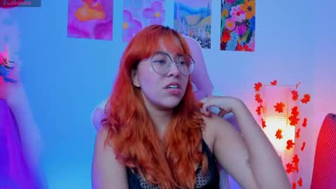 gigimooon online show from April 30, 1:28 pm