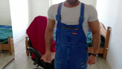Snapshot of gigollo65 chatting on April 15, 2:13 pm Moki online show from April 15, 2:13 pm