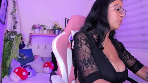 giisell online show from April 7, 1:55 pm