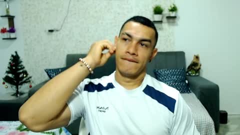 Snapshot of gilbert_marquez chatting on December 18, 11:13 am GILBERT online show from December 18, 11:13 am