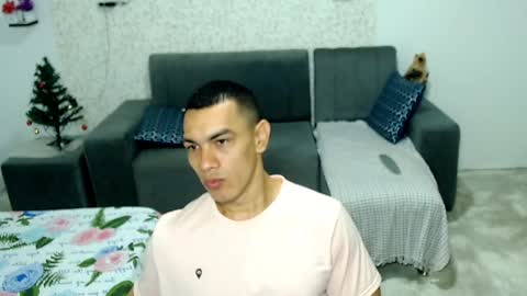 Snapshot of gilbert_marquez chatting on December 20, 11:32 am GILBERT online show from December 20, 11:32 am