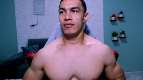 Snapshot of gilbert_marquez chatting on January 18, 12:26 pm GILBERT online show from January 18, 12:26 pm