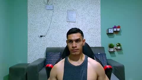 Snapshot of gilbert_marquez chatting on February 14, 10:47 pm GILBERT online show from February 14, 10:47 pm