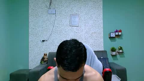 Snapshot of gilbert_marquez chatting on February 17, 5:32 pm GILBERT online show from February 17, 5:32 pm