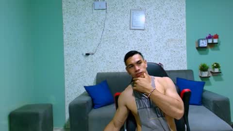 Snapshot of gilbert_marquez chatting on March 2, 11:29 am GILBERT online show from March 2, 11:29 am