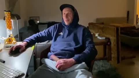 Snapshot of gilbertlachsmann chatting on February 16, 4:09 am Sebastian online show from February 16, 4:09 am