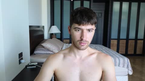 gilbertogonzales online show from December 3, 4:31 am