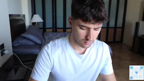 gilbertogonzales online show from December 19, 3:02 am