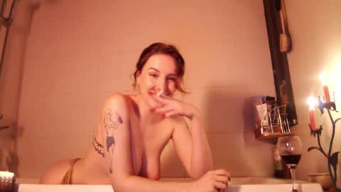 Snapshot of gin_and_juice_ chatting on February 15, 11:06 am Suki online show from February 15, 11:06 am