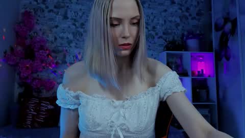 Gina online show from April 10, 1:11 am