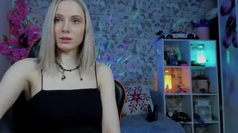 Gina online show from April 15, 1:23 am