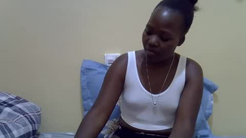 Snapshot of gina_sassy chatting on February 3, 11:32 pm Adiliah online show from February 3, 11:32 pm