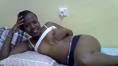 Snapshot of gina_sassy chatting on February 6, 11:41 pm Adiliah online show from February 6, 11:41 pm