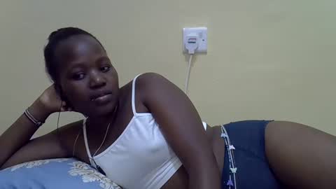 Snapshot of gina_sassy chatting on February 21, 9:27 pm Adiliah online show from February 21, 9:27 pm