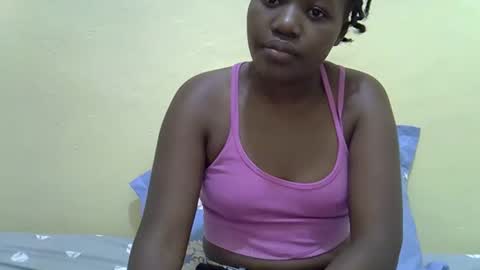 Snapshot of gina_sassy chatting on February 25, 12:04 pm Adiliah online show from February 25, 12:04 pm