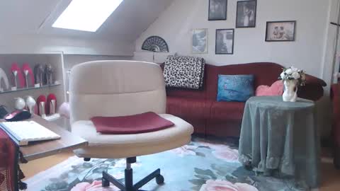 Snapshot of ginablondecam chatting on March 14, 12:43 pm Gina online show from March 14, 12:43 pm