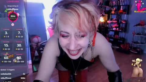 Snapshot of ginamiracle chatting on April 4, 5:43 pm Gina Moor online show from April 4, 5:43 pm