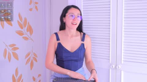Snapshot of ginevra_esposito chatting on October 4, 1:09 pm Ginn online show from October 4, 1:09 pm