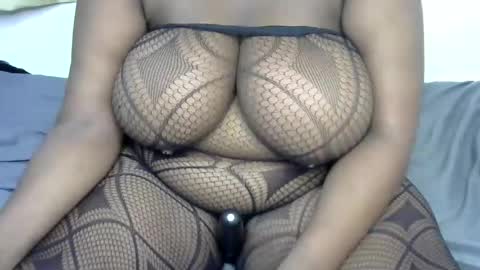 ginger_babes1 online show from November 18, 12:38 am