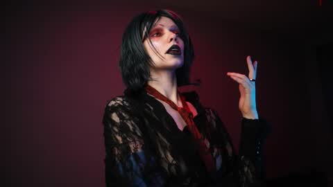        im expecting 350 thumbs up on my altar   online show from April 8, 10:21 pm