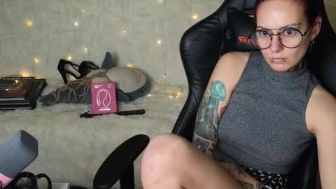 Ginger online show from September 25, 8:45 pm