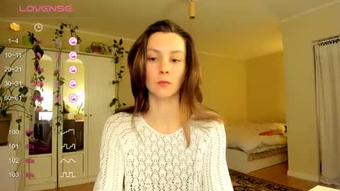 Snapshot of gingerbread__house chatting on April 11, 5:06 pm Vasilisa online show from April 11, 5:06 pm