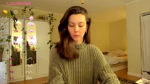 Snapshot of gingerbread__house chatting on April 12, 4:01 pm Vasilisa online show from April 12, 4:01 pm