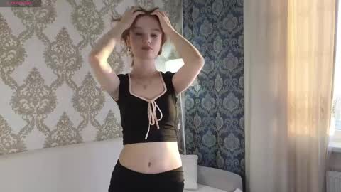 Lina online show from March 22, 2:09 pm