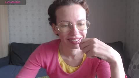 Snapshot of gingermak chatting on December 18, 10:40 am Michelle online show from December 18, 10:40 am