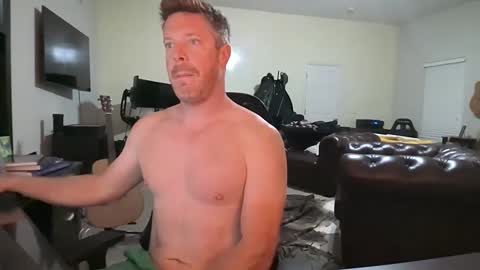 Snapshot of gingerzaddy chatting on October 14, 10:27 am gingerzaddy online show from October 14, 10:27 am