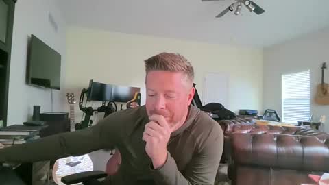 Snapshot of gingerzaddy chatting on October 27, 8:24 pm gingerzaddy online show from October 27, 8:24 pm