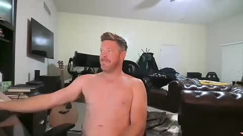 Snapshot of gingerzaddy chatting on October 28, 10:19 am gingerzaddy online show from October 28, 10:19 am