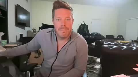 Snapshot of gingerzaddy chatting on October 30, 10:16 am gingerzaddy online show from October 30, 10:16 am