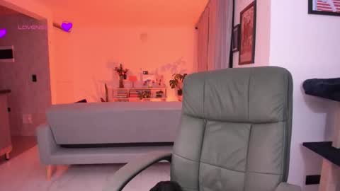 Snapshot of ginnaaaa_ chatting on April 28, 11:32 pm Ginnaa online show from April 28, 11:32 pm