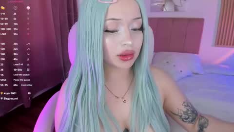 Kendall online show from February 14, 8:26 pm